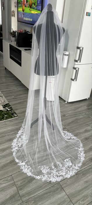 Voal pentru mireasa alb si bej