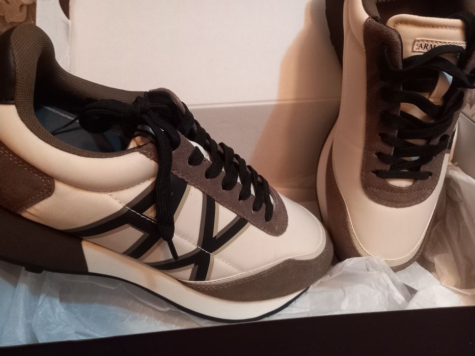 Кросовки в упаковке