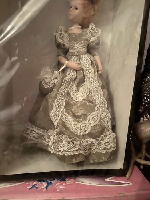 Куклы фарфоровые(коллекционные)