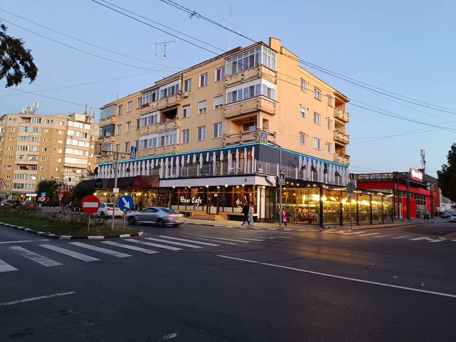 Apartament 3 camere, decomadat, ultracentral Hateg