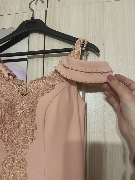 Официална рокля