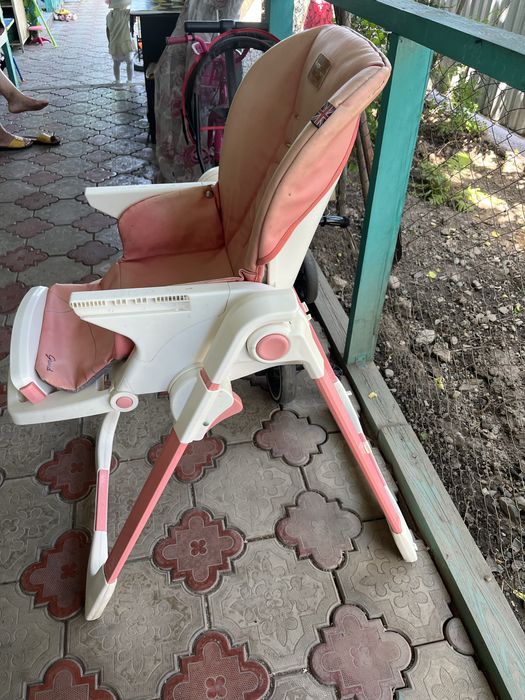 Коляска и стул для кормления