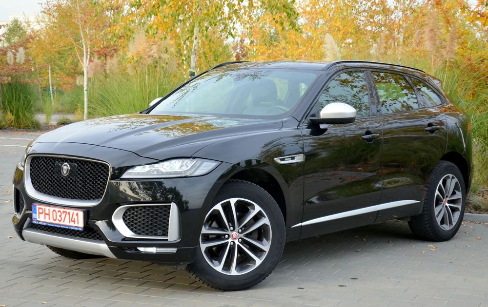 Jaguar F-Pace R-Sport plus ,panoramic,cookpit,inc scaune ,camera marsalier,Distronic