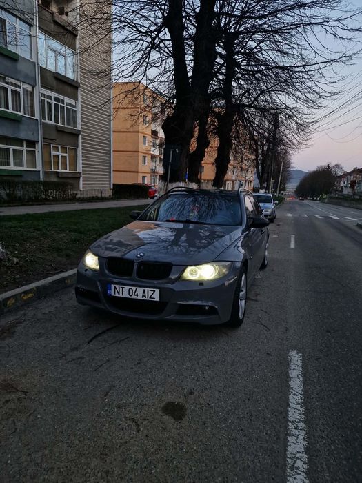Mașina BMW 320…..