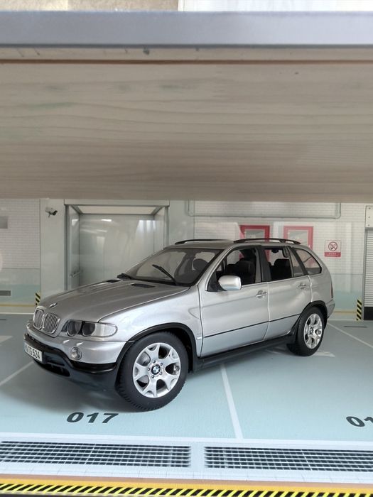 Колекционерски модел BMW X5 E53 4.4i Kyosho 1:18