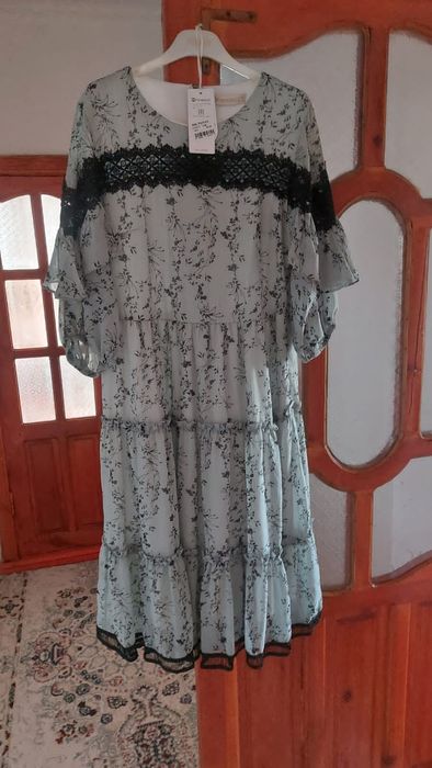 Киімдер сатылады