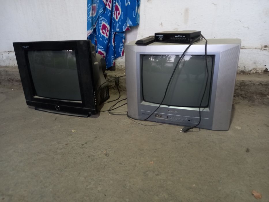 2 ta televizor  yangi.
