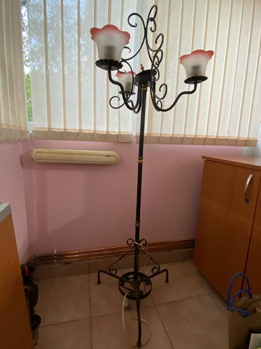 Vand lampadar din fier forjat