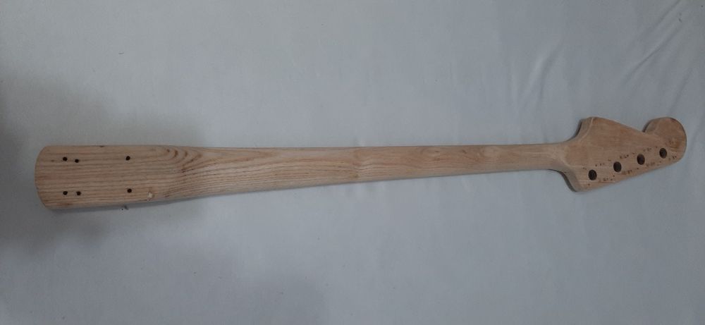 Gât bass chitară