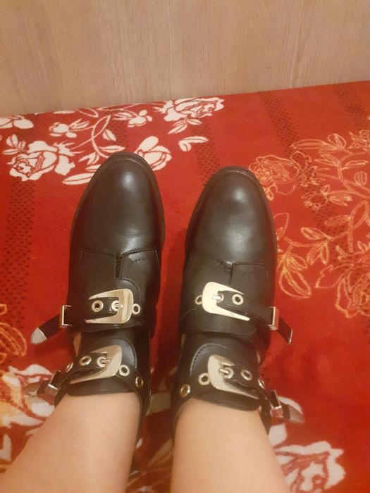 Pantofi noi decupati nr 37