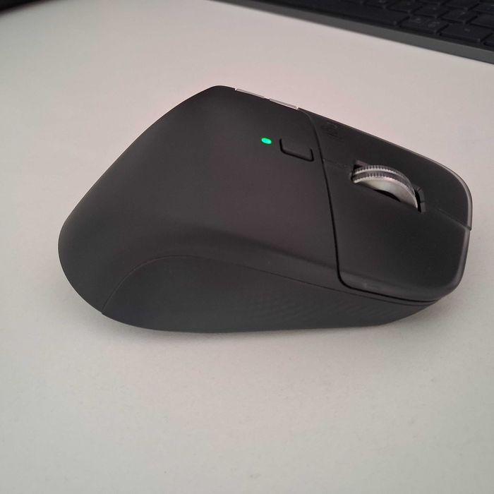 Vand Logitech MX Master 4, ca nou, cutie completă
