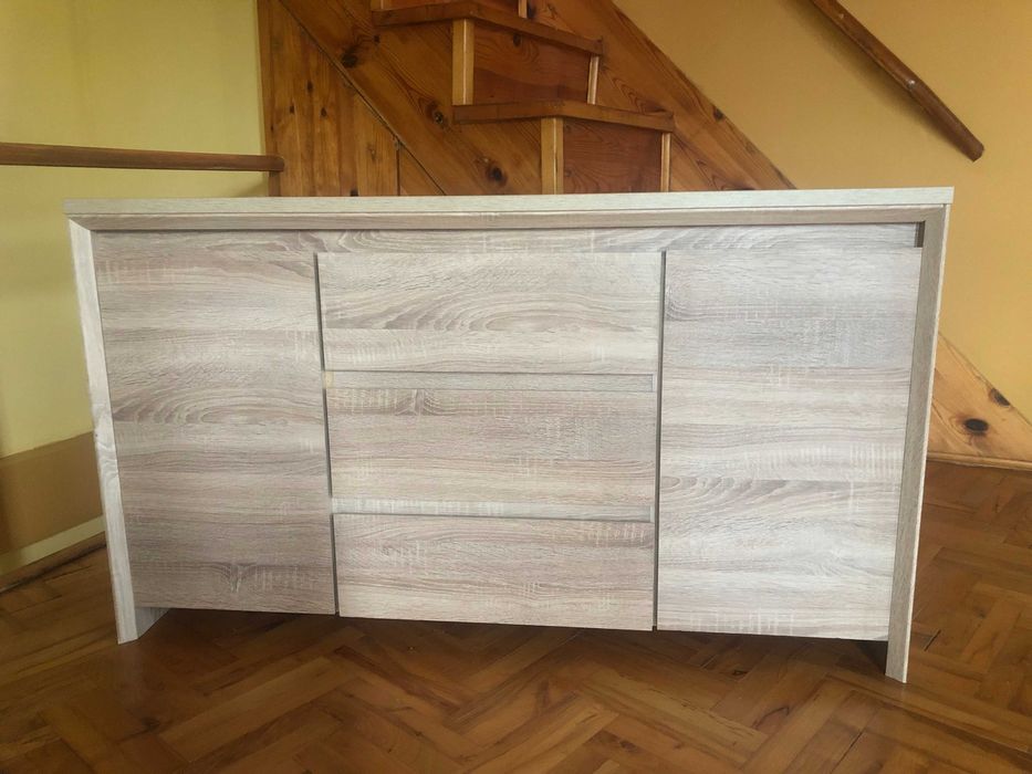 Комод-3 чекмеджета и 2 врати