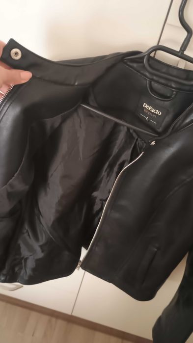 Дамско кожено яке ново