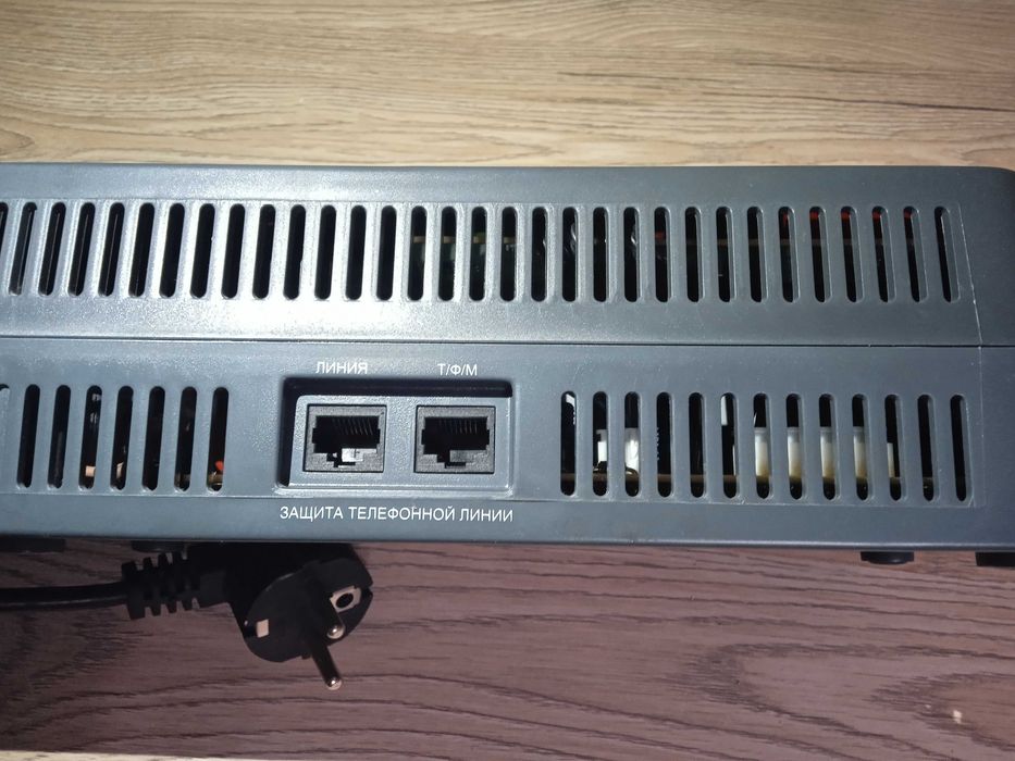 Стабилизатор SVC AVR-1012-G