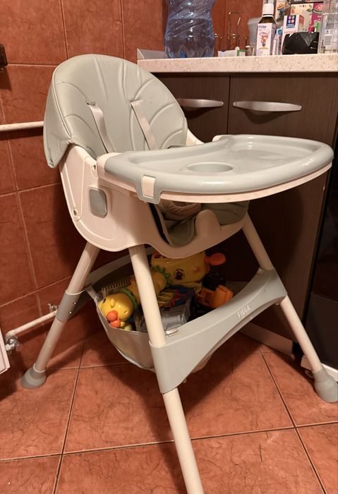 Scaun de masa copiii