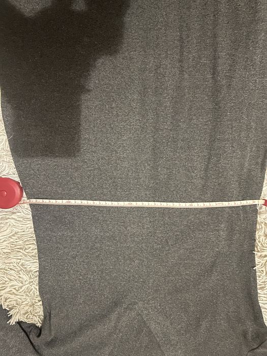 Серое платье ,плотный трикотаж в рубчик