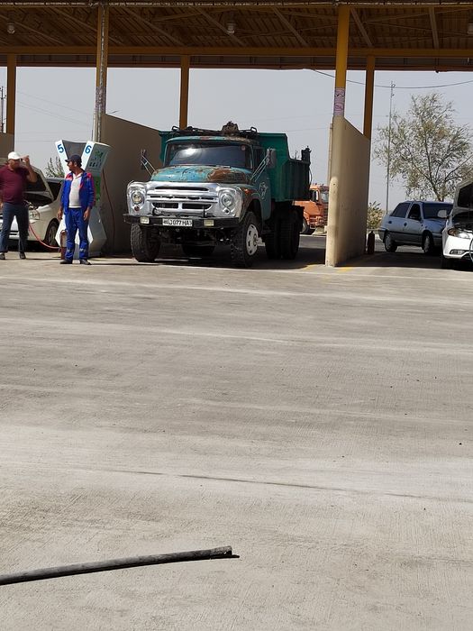 Zil 130 Ural mator karopka yangi ishlab yuribdi