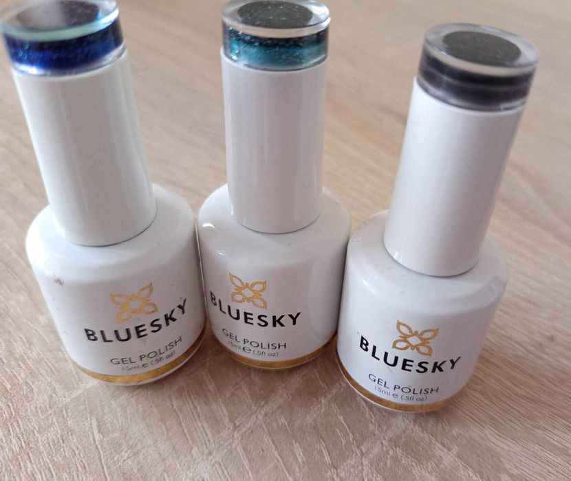 Лакове  Secretly