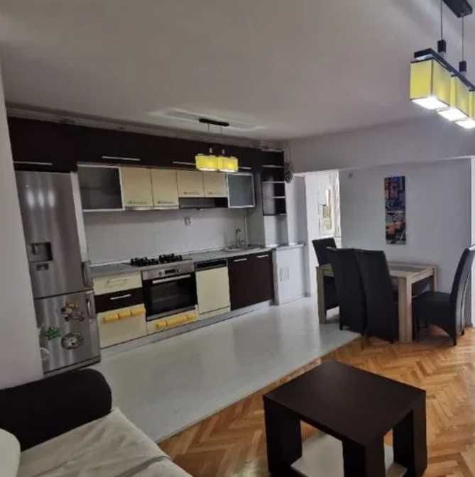 Дава се под наем Тристаен апартамент в Пловдив, Кършияка - 90 кв.м за 321.3 € - Снимка #1