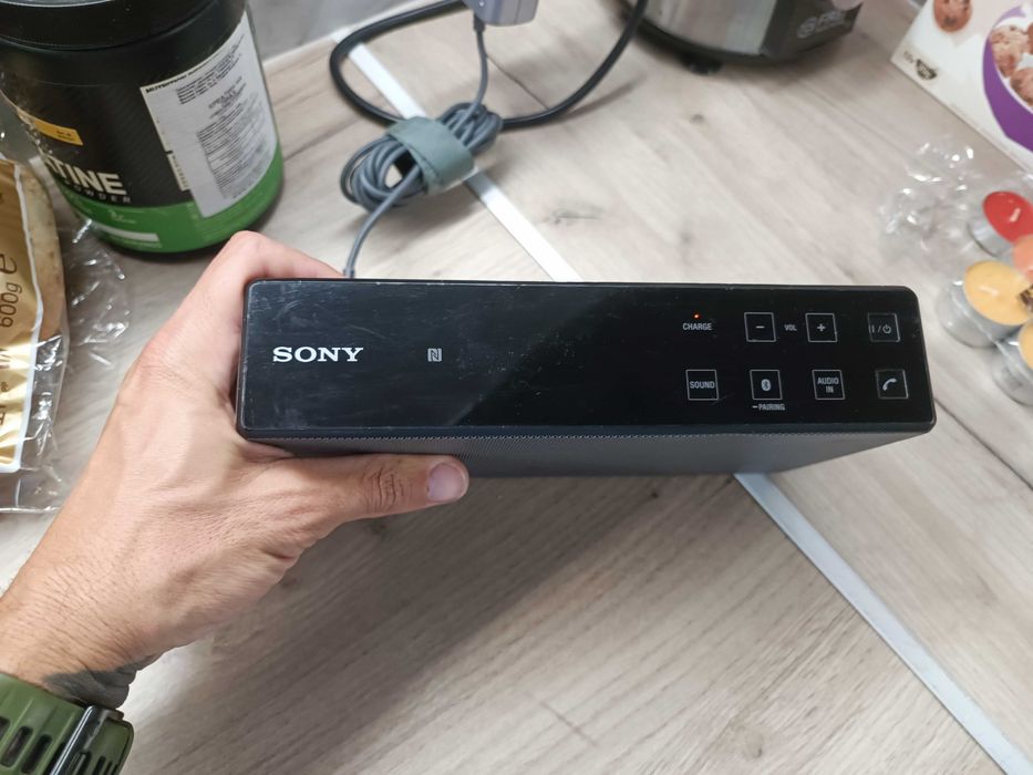 Bloetooth преносима тонколона Sony.