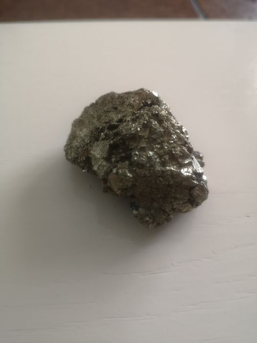 Piatra meteorit aurie