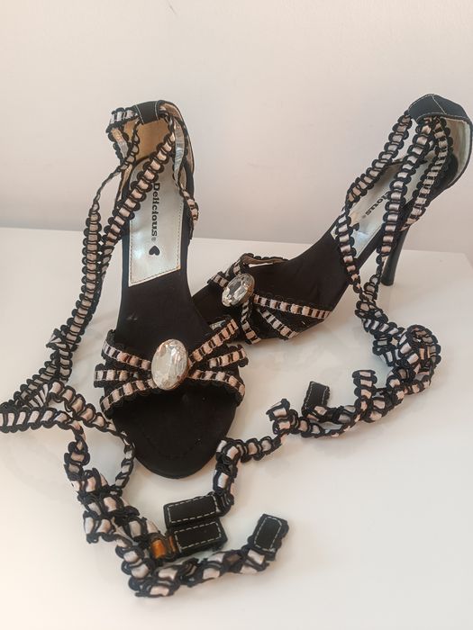 Sanda cu șnur Delicious