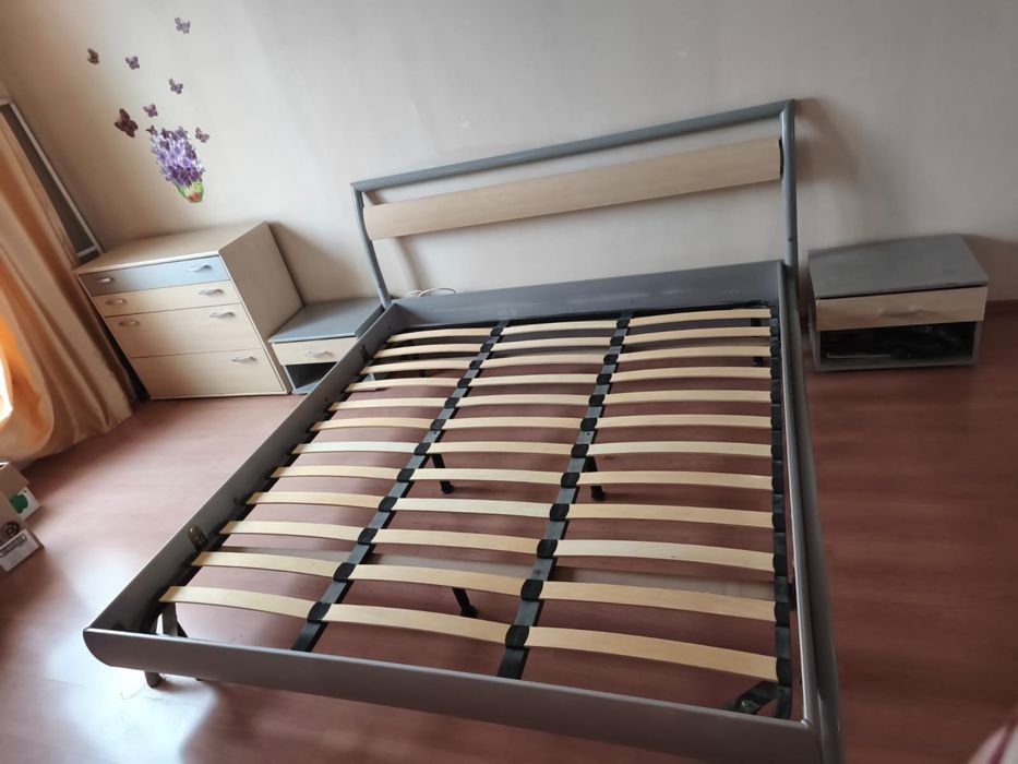 Продам спальный гарнитур