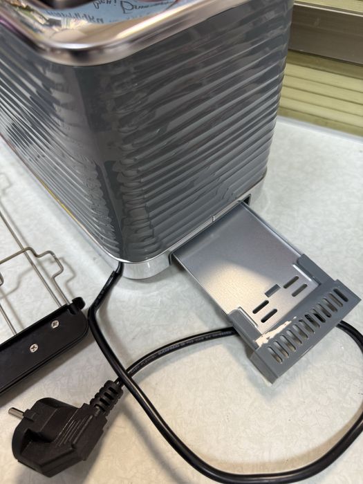 Тостер Russell Hobbs сив