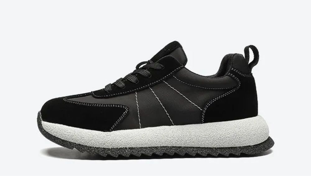 Продам кроссовки женские