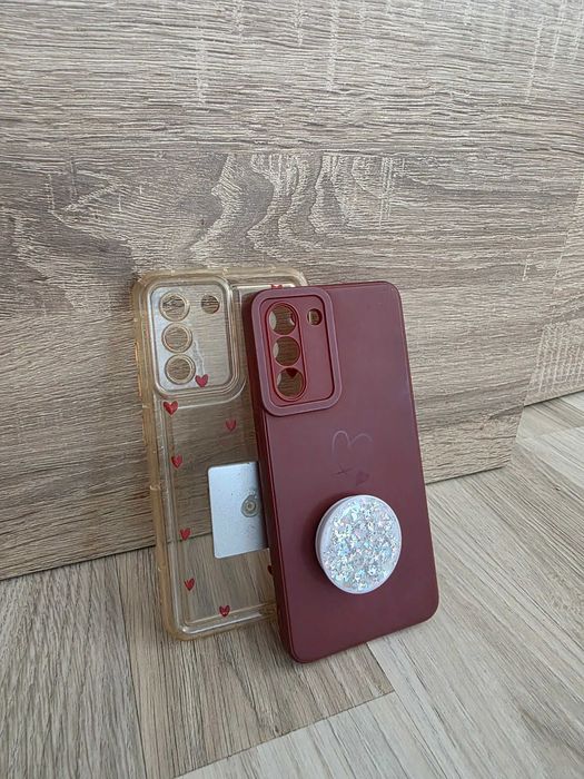 Samsung Galaxy S21 FE • Бял • Много запазен • С 2 кейса