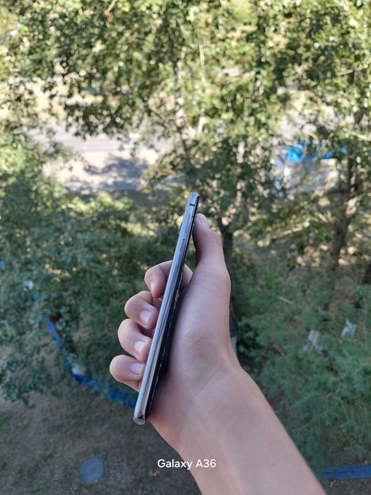 Обменяю Samsung S10
