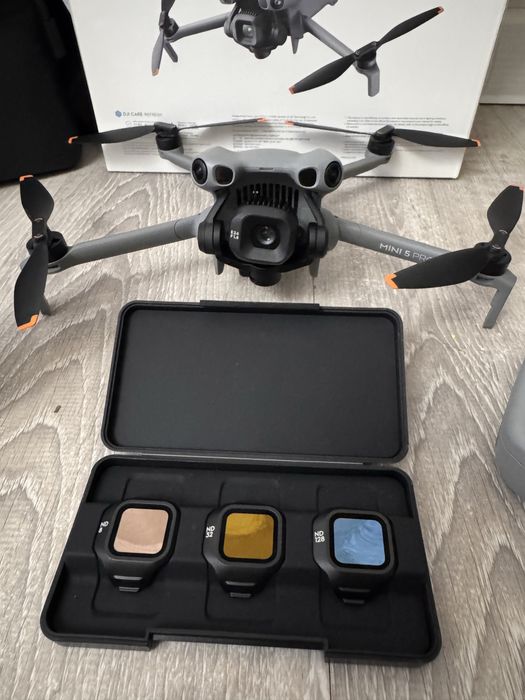 Дрон DJI Mini 5 Pro Fly More Combo (DJI RC-N3) серый