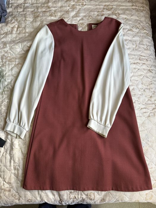 Повседневное драповое платье.