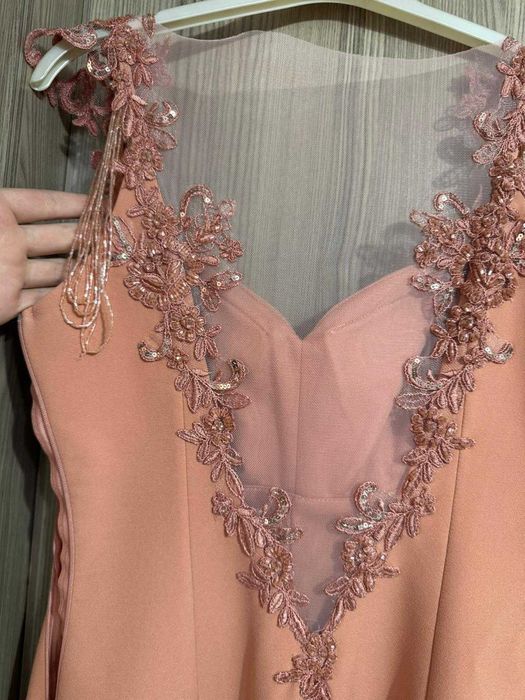 официална рокляя