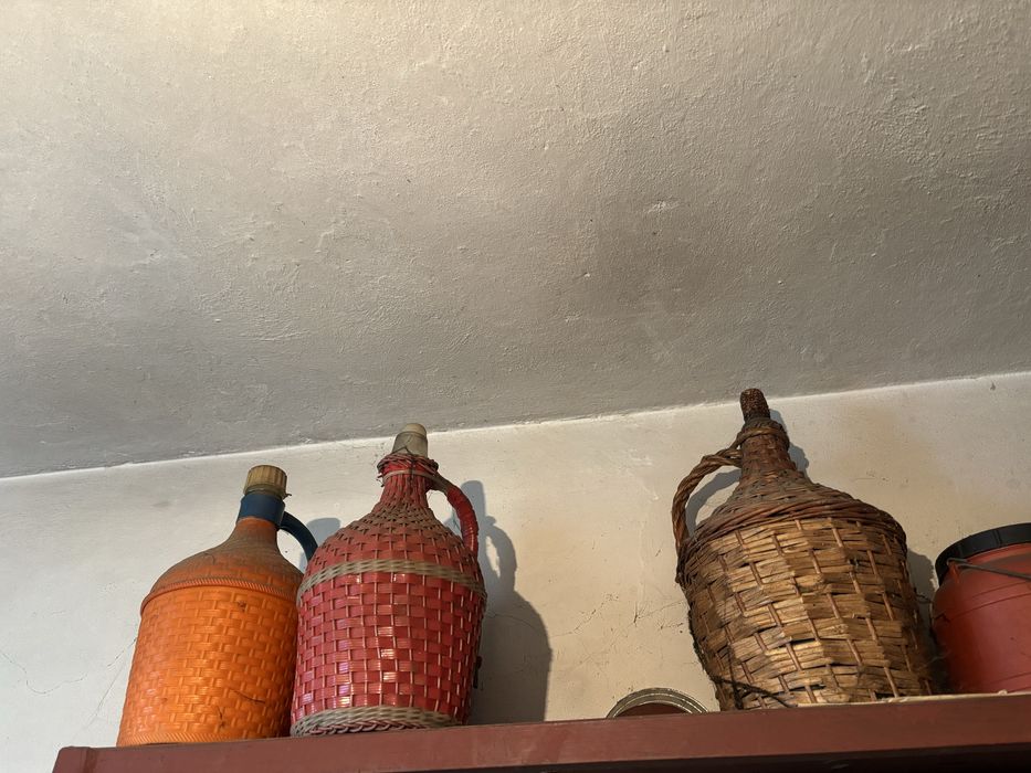 Стари плетени дамаджани