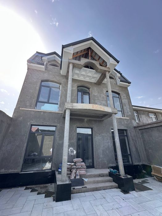 Xovli sotiladi Bektemir tumani 8 xona + Padval 90 bitgan