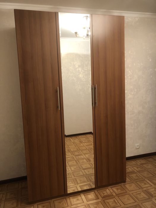Шкаф распашной платяной