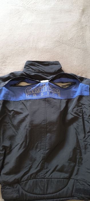 Vând costum moto