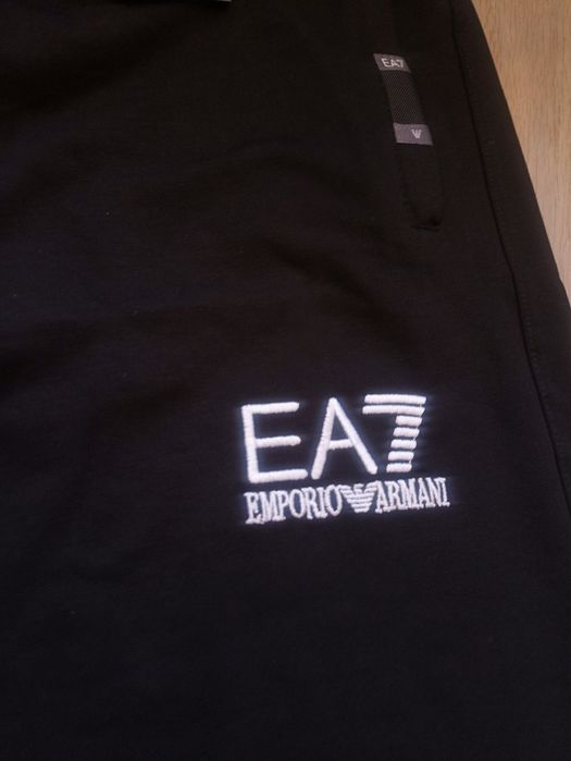 Мъжки спортни панталони Armani, Lacoste