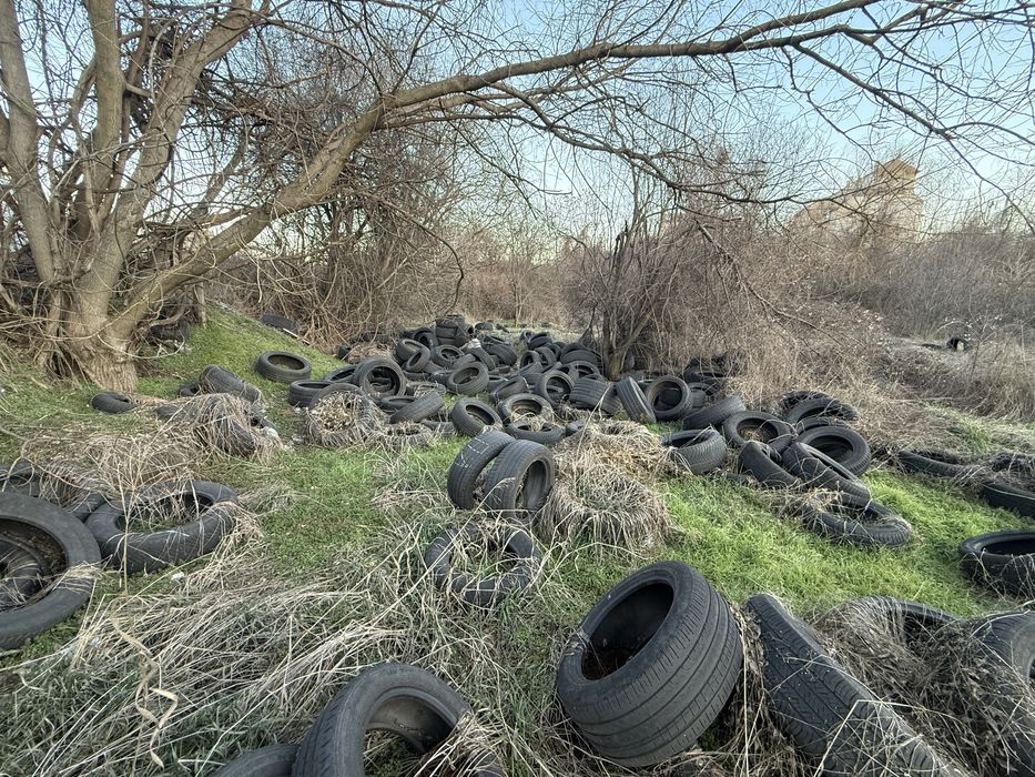 Продавам гуми  изгодно