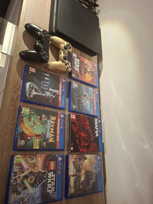 Продавам Playstation 4