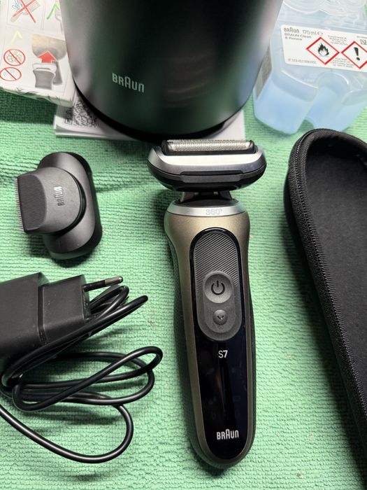 BRAUN Series 7 72-C7200cc електрическа самобръсначка с почистваща