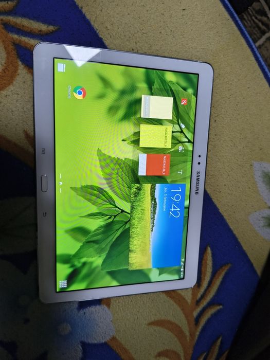 Vând 2 tablete Samsung și Lenovo yt x705l