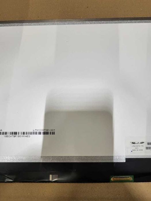 Samsung LTN133AT32-701 13.3" HD лаптоп дисплей употребяван