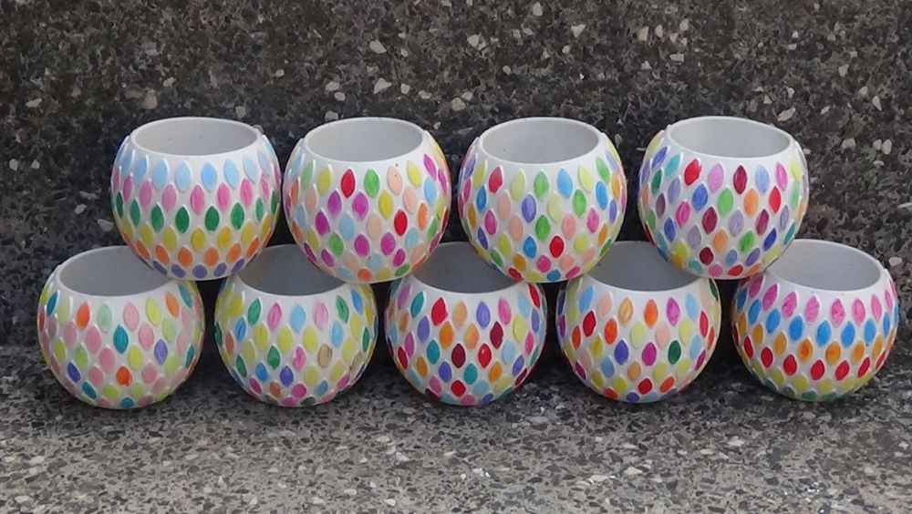 Гипсови кашпи декорирани със растения