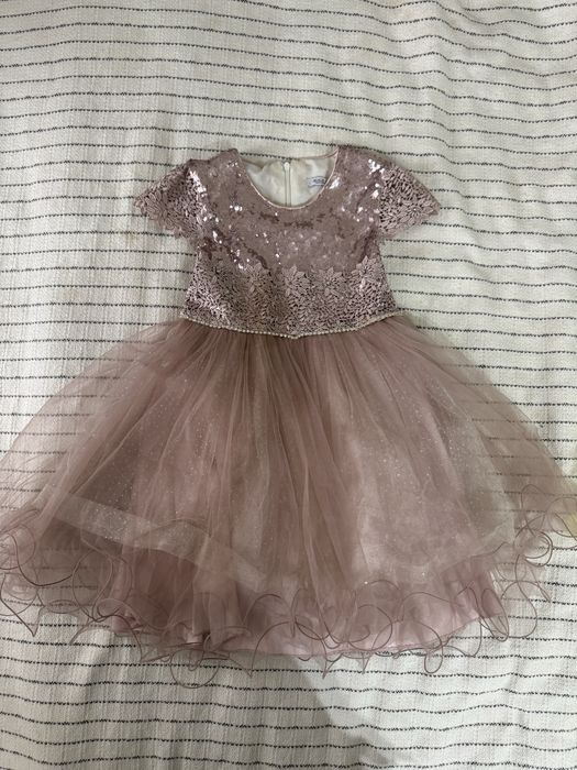 Нарядные платья ддя девочек