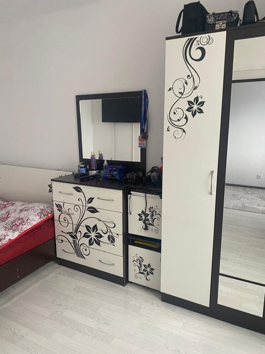 Продается спальный гарнитур