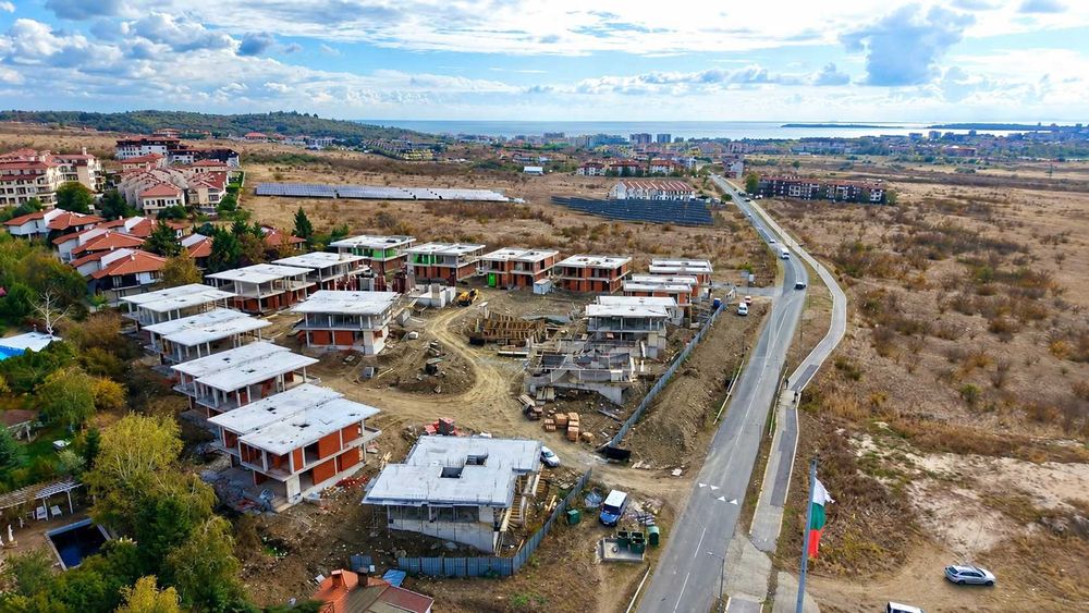 Продава се Къща в с. Кошарица, Област Бургас - 160 кв.м за 1563 €/кв.м - Снимка #7