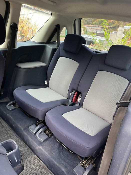 Vand Peugeot 1007, extrem de economica, pret avantajos.