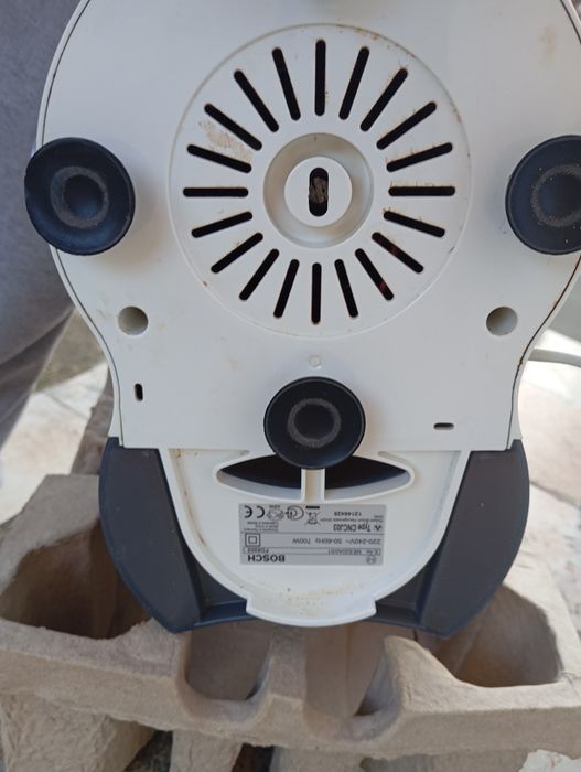 Storcător de fructe Bosch